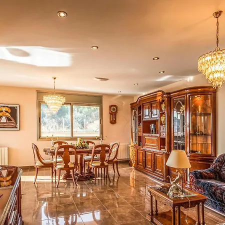 度假居 5 Bedroom Lovely In *