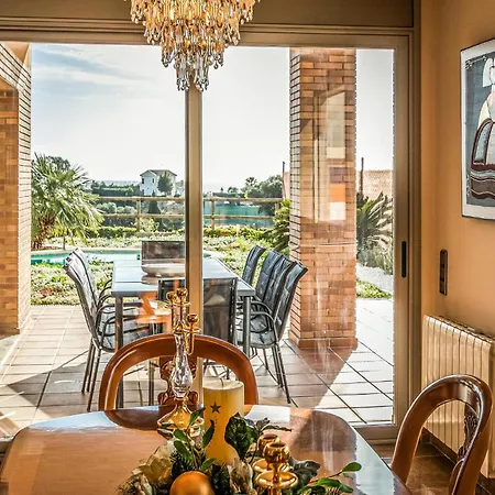 5 Bedroom Lovely In 度假居 Sant Cebrià de Vallalta