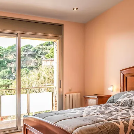 Amazing In Sant Cebri De Vallalt With Wifi, Outdoor Swimming Pool&swimming Pool * Sant Cebrià de Vallalta