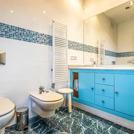 Amazing In Sant Cebri De Vallalt With Wifi, Outdoor Swimming Pool&swimming Pool Vakantiehuis