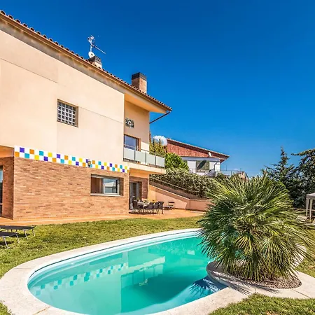 Amazing In Sant Cebri De Vallalt With Wifi, Outdoor Swimming Pool&swimming Pool *