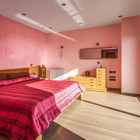 Amazing In Sant Cebri De Vallalt With Wifi, Outdoor Swimming Pool&swimming Pool Vakantiehuis Sant Cebrià de Vallalta