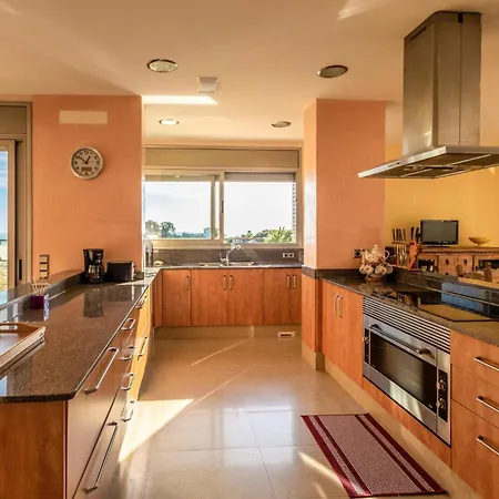 Tatil Evi 5 Bedroom Lovely In Sant Cebrià de Vallalta