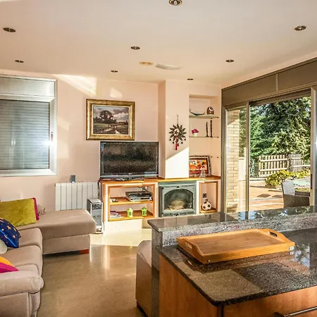 5 Bedroom Lovely In * Sant Cebrià de Vallalta