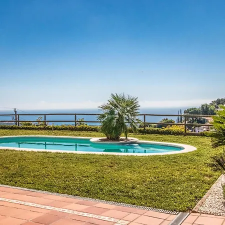5 Bedroom Lovely In *