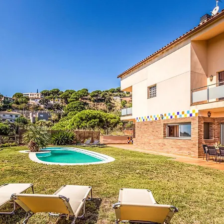 Tatil Evi 5 Bedroom Lovely In Sant Cebrià de Vallalta