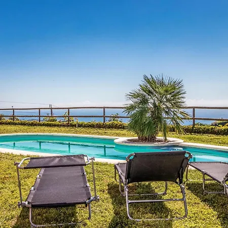 Tatil Evi 5 Bedroom Lovely In Sant Cebrià de Vallalta